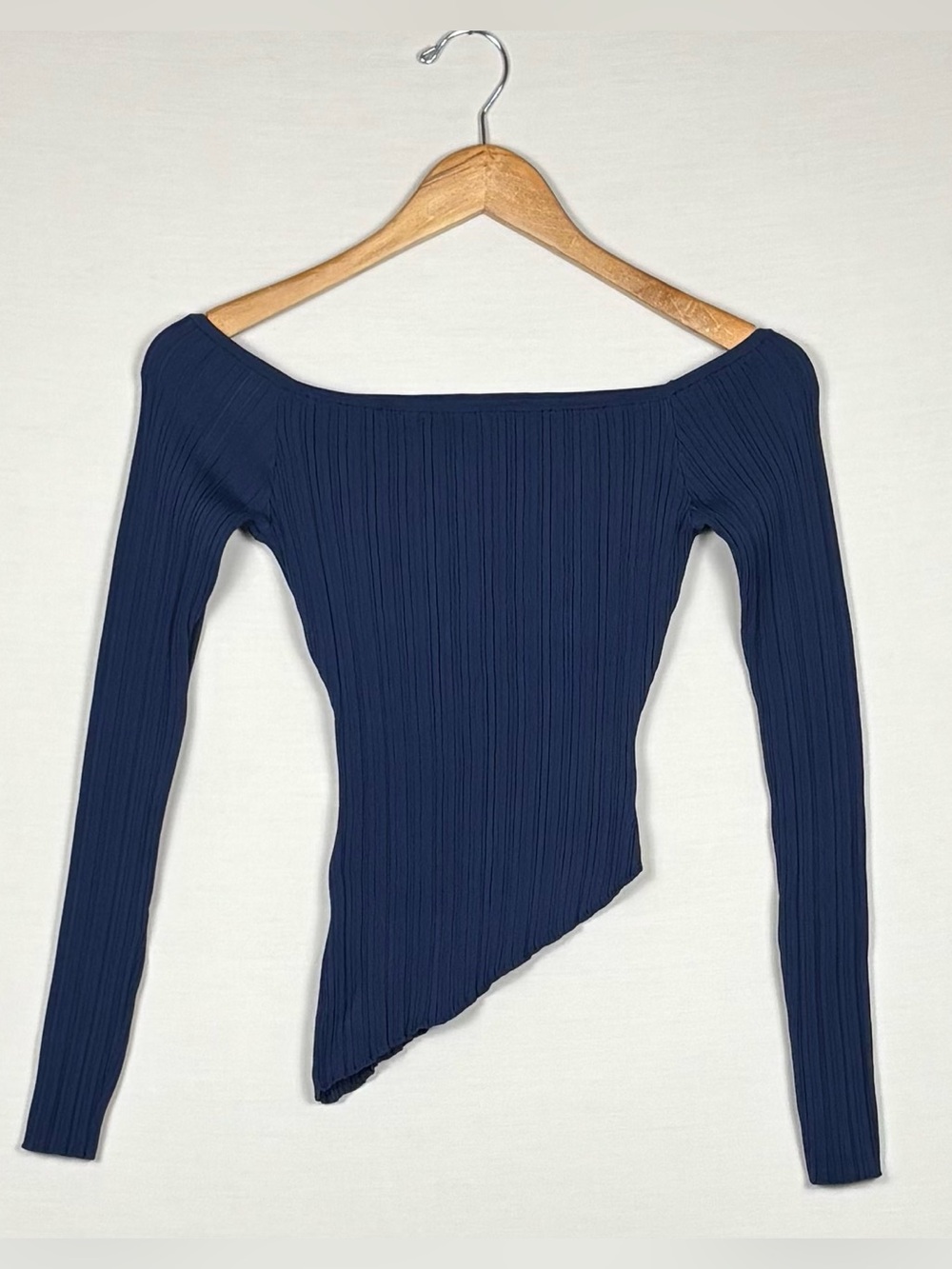 MESHKI Navy Ribbed Off Shoulder Top Medium Asymmetric Hem Long Sleeve Knit Shirt